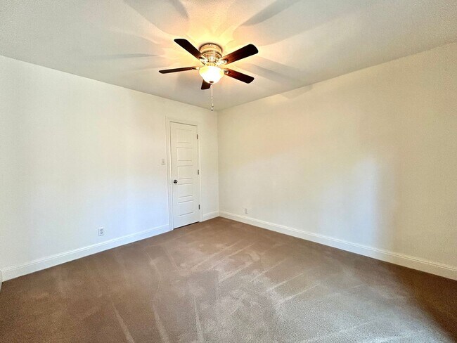 Building Photo - 9108 Balcones Club Dr
