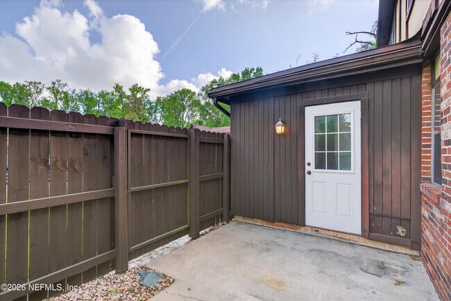 Building Photo - 4814 Windrush Ln