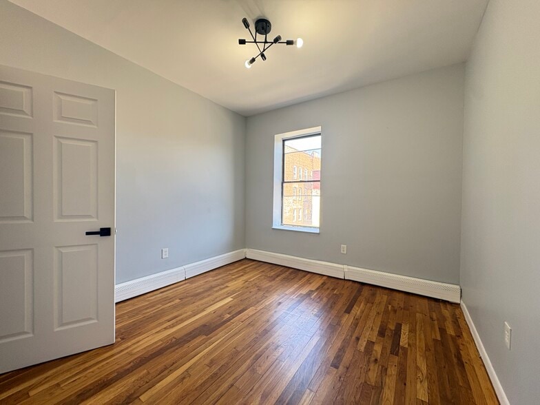 117 Wade St 3A - 121 Wade St
