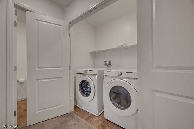 Building Photo - 4153 Lunar Cyn Ave