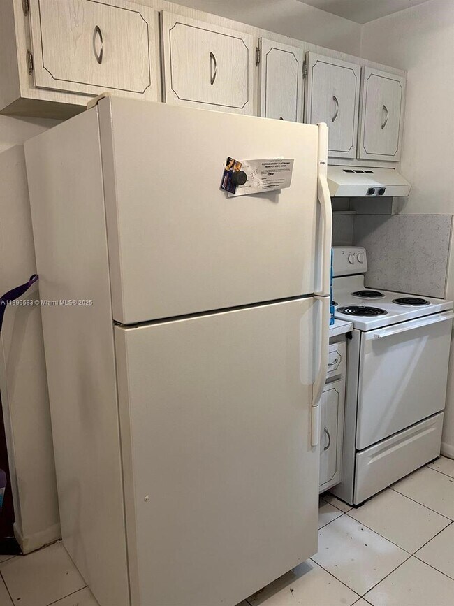 Building Photo - 30 SE 4th Ave