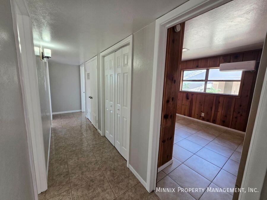 Building Photo - 3202 W Illinois Ave