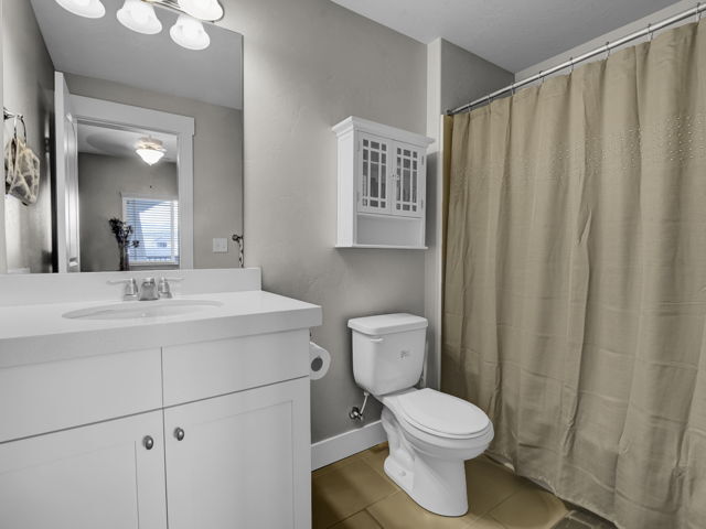 Building Photo - Condo in Saratoga Springs Available July 20th