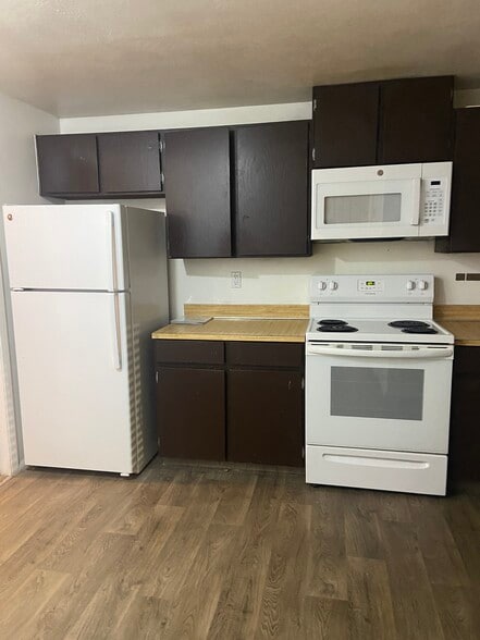 Building Photo - 266 E Center St