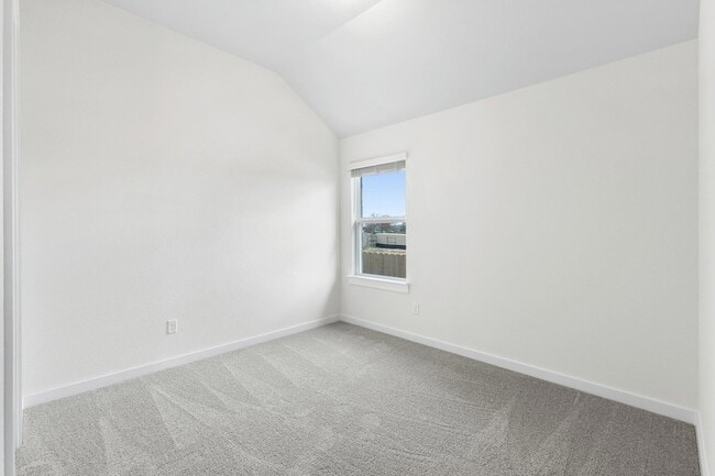 Building Photo - 116 Salado Crk Trl