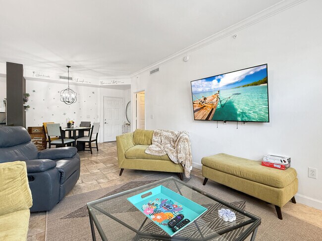 Building Photo - 1900 Van Buren St