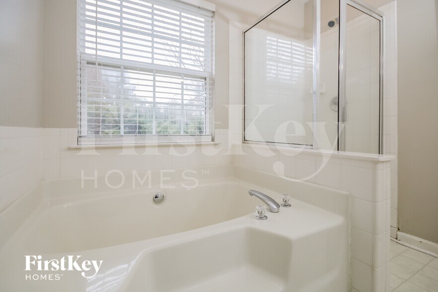 Building Photo - 11508 Planters Estates Dr