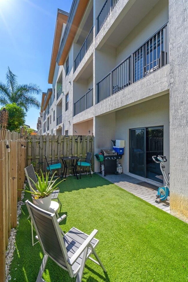 Building Photo - 8015 NW 104th Ave