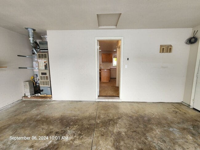 Building Photo - 531 SW Honeysuckle Ct