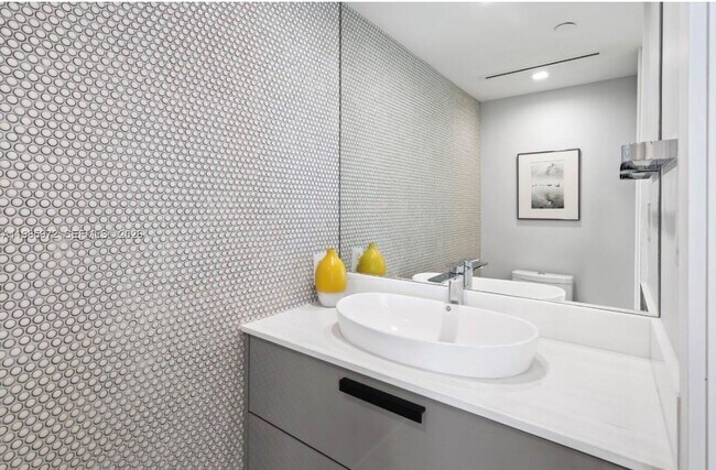 Building Photo - 1500 Ocean Dr