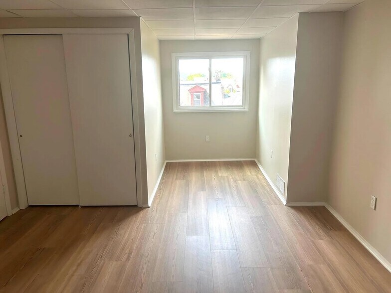 Master Bedroom - 264 44th St