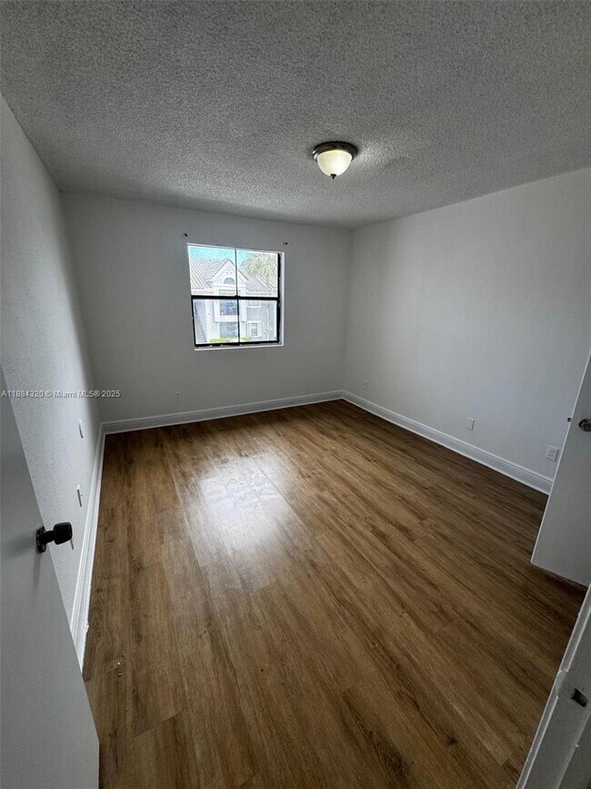 Building Photo - 15040 SW 103rd Ln