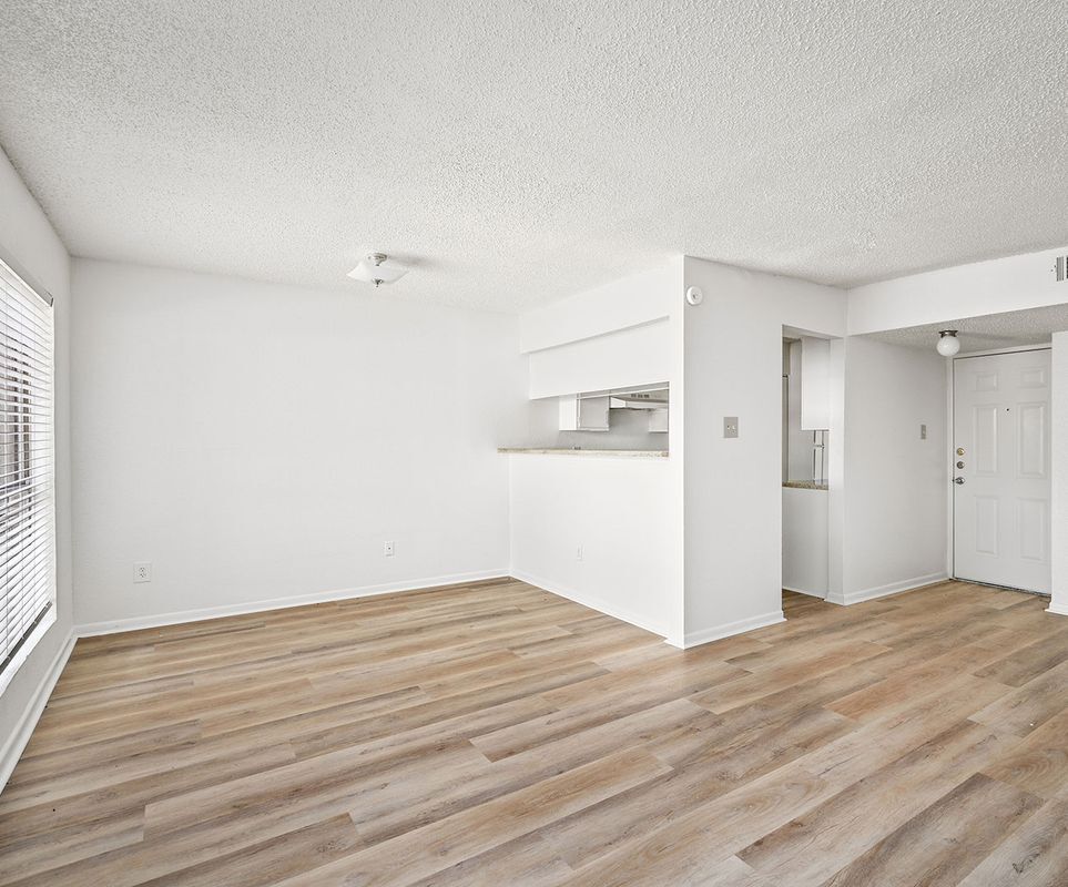 Building Photo - 2111 Holly Hall St