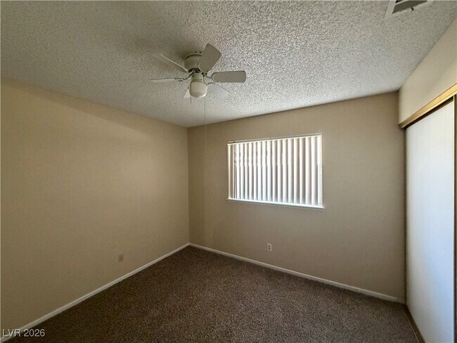 Building Photo - 1560 Elaine Dr