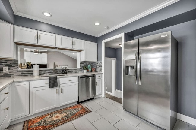 Building Photo - 1036 Union Ave