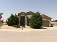 Building Photo - 6445 Villaggio Dr