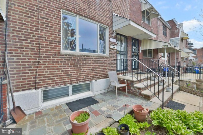 Building Photo - 2019 S Etting St