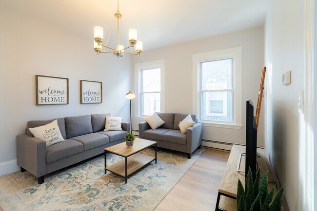 Building Photo - 324 Hurley St