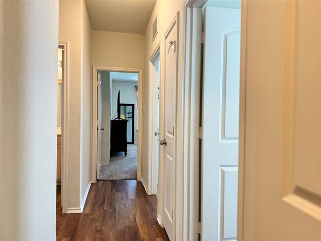 Building Photo - 717 Bayberry Cir