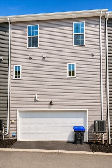 Building Photo - 210 Gress Rd