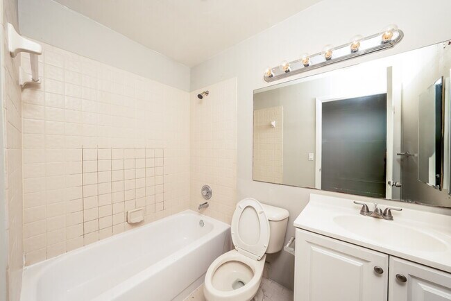 Building Photo - 80 Baytree Cir