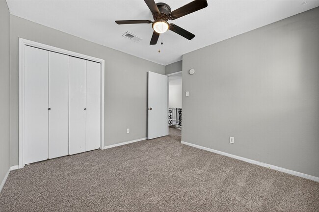 Building Photo - 5414 Spanish Oak Dr