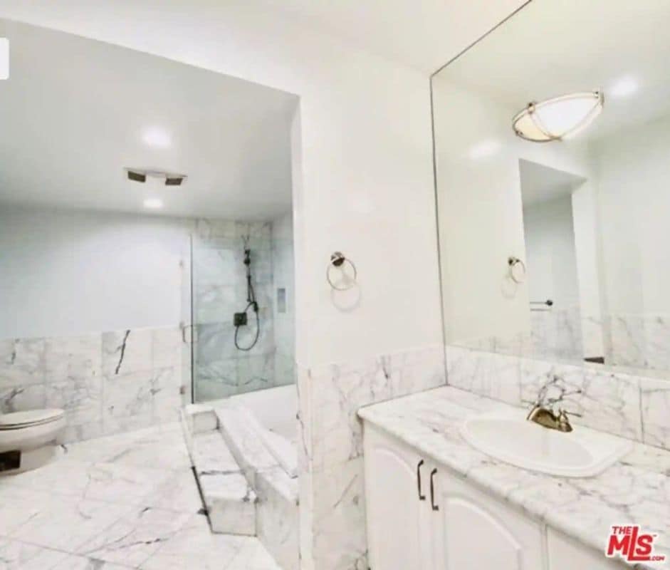 Building Photo - 8455 Fountain Ave