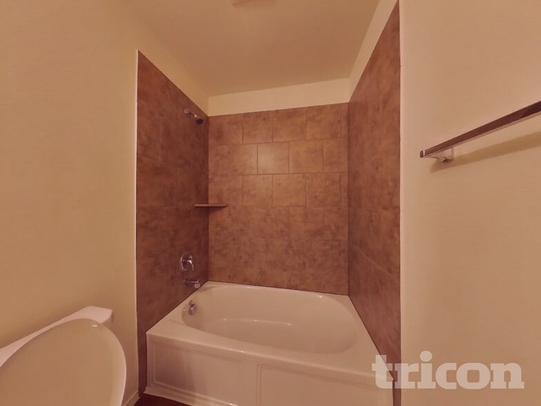 Building Photo - 2428 Dolostone Dr