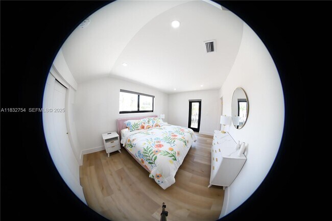 Building Photo - 1240 NE 27th Terrace