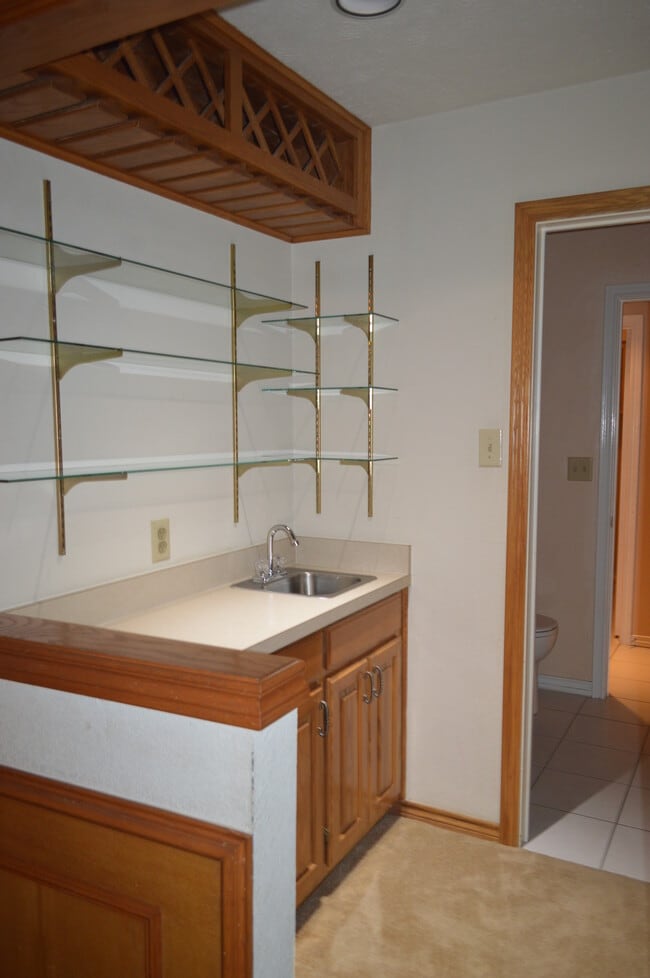 Building Photo - 2522 Belmeade Dr