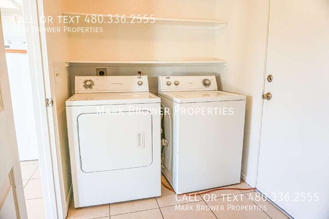 Building Photo - 909 W Bell De Mar Dr