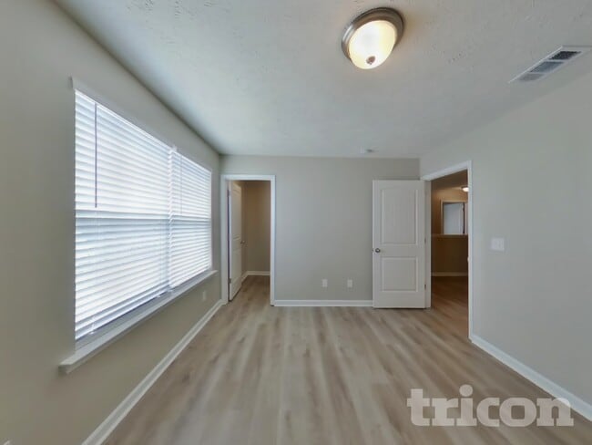 Building Photo - 1109 Shallowbrook Trail S