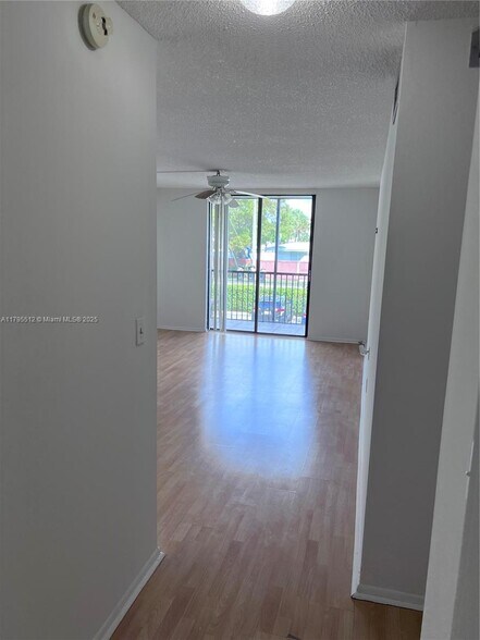 Building Photo - 16950 W Dixie Hwy