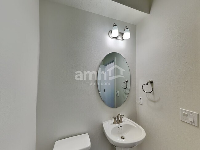 Building Photo - 2865 Ponds Trl