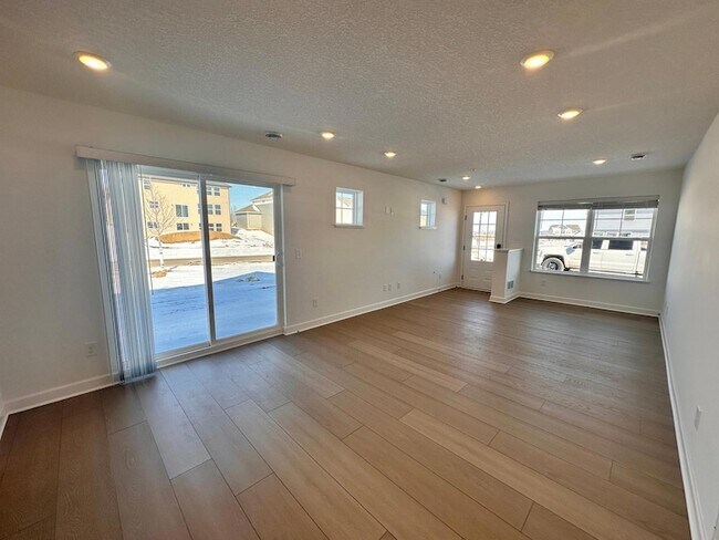 Building Photo - 5279 Long Pointe Pass