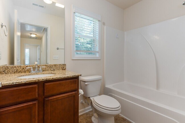 Building Photo - House In The Charming Neighborhood of Lake Carolina