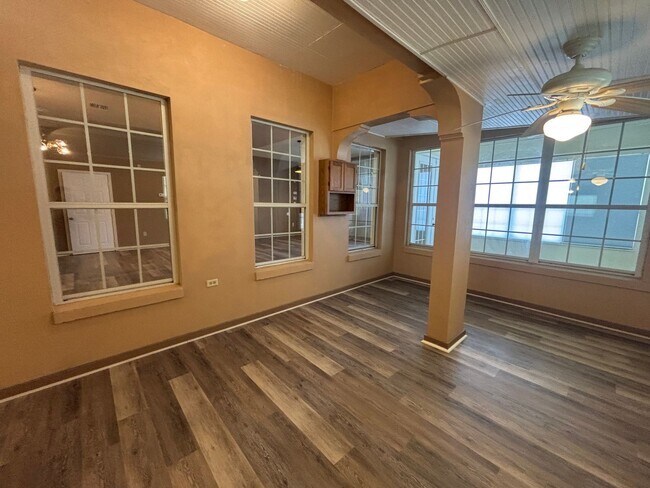 Building Photo - Large home and yard- 4/4 won't last