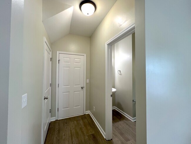 Building Photo - 291 Ranlo Ave