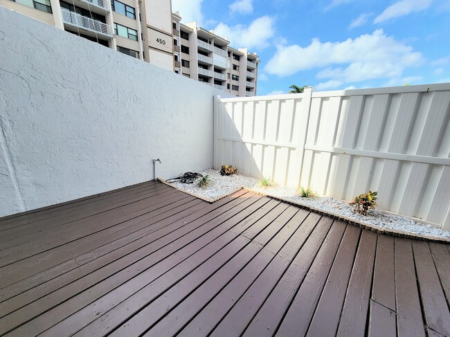Building Photo - 500 Treasure Island Causeway
