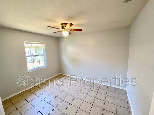 Building Photo - 6506 Santos St