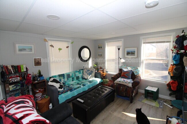 Building Photo - 61 Third St