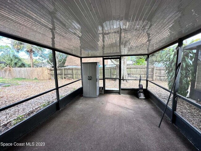 Building Photo - Titusville Townhouse