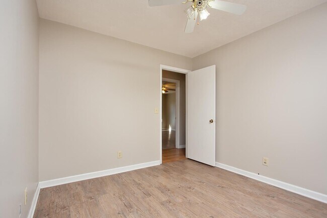 Building Photo - 3 Bed/2 Bath NEST in Beaver Run