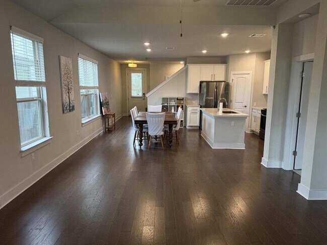 Building Photo - 8615 McKamy Dr
