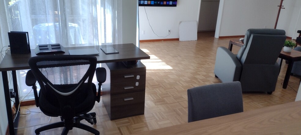 Building Photo - 528 N Jackson St