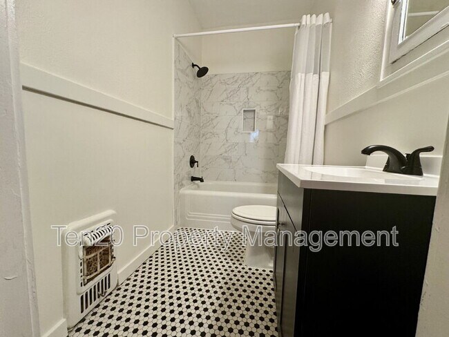 Building Photo - 1219 Owsley Ave