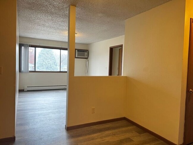 Building Photo - $1,250 | 3 Bedroom, 1 Bathroom Apartment | No Pets | Available for August 1st 2026 Move In!
