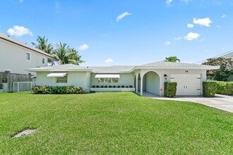 Building Photo - 718 Shore Dr