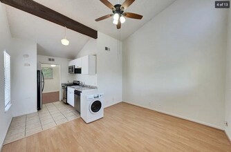 Building Photo - Beautiful West Campus 1x1 @ Westwood