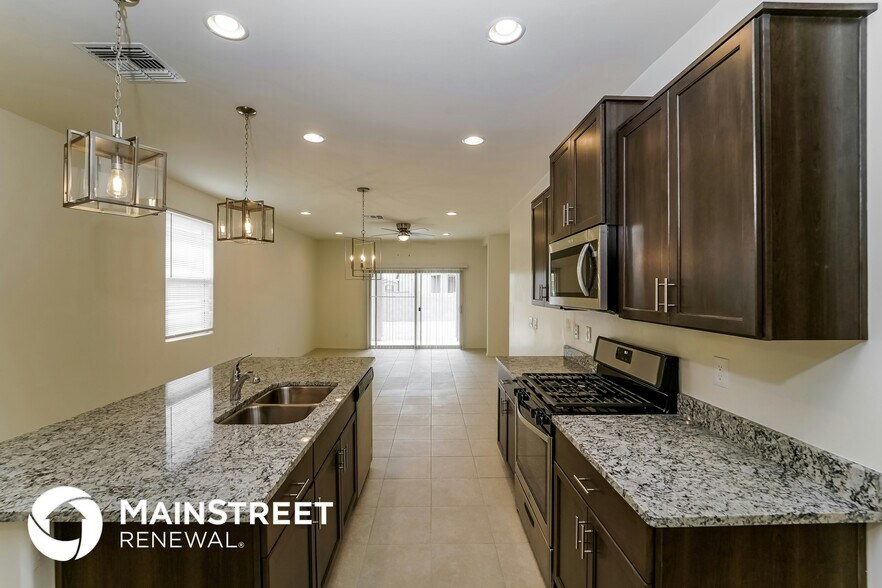 Building Photo - 10707 W Dickerson Dr